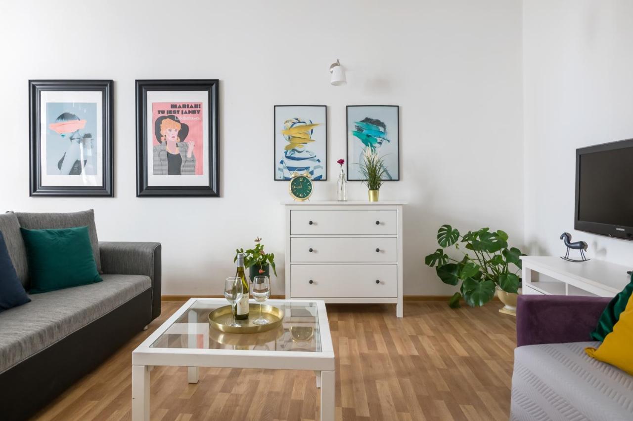Discover Krakow Apartments - 3 Rakowicka St - Classic Apartments Near Main Station - Netflix Bagian luar foto