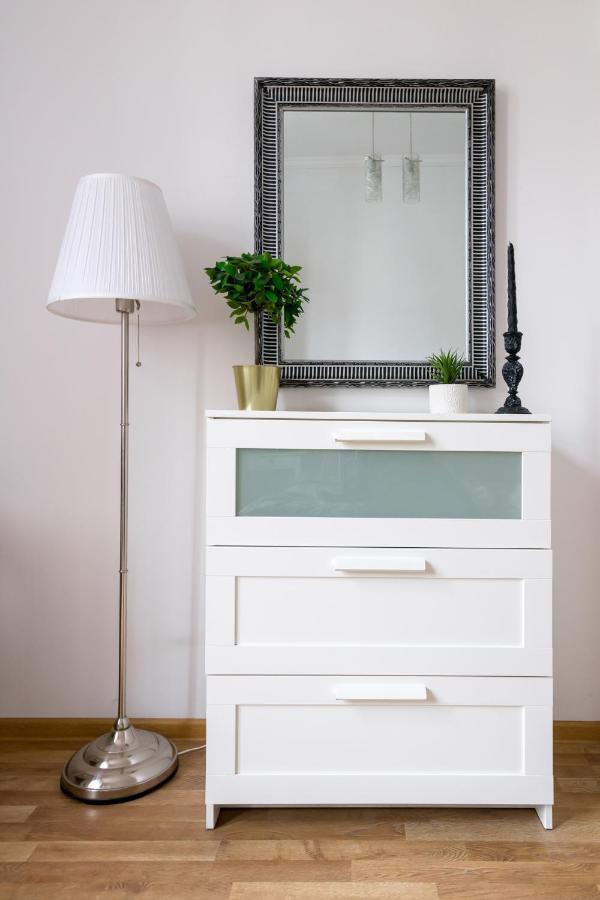 Discover Krakow Apartments - 3 Rakowicka St - Classic Apartments Near Main Station - Netflix Bagian luar foto