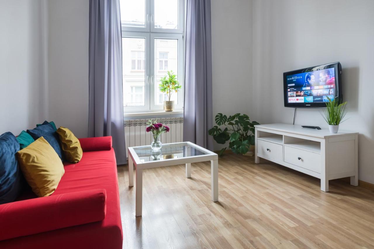 Discover Krakow Apartments - 3 Rakowicka St - Classic Apartments Near Main Station - Netflix Bagian luar foto