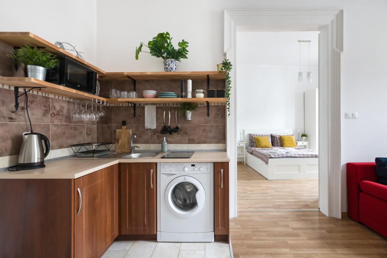 Discover Krakow Apartments - 3 Rakowicka St - Classic Apartments Near Main Station - Netflix Bagian luar foto