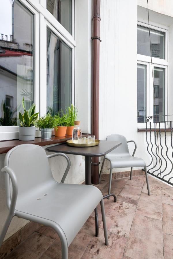 Discover Krakow Apartments - 3 Rakowicka St - Classic Apartments Near Main Station - Netflix Bagian luar foto