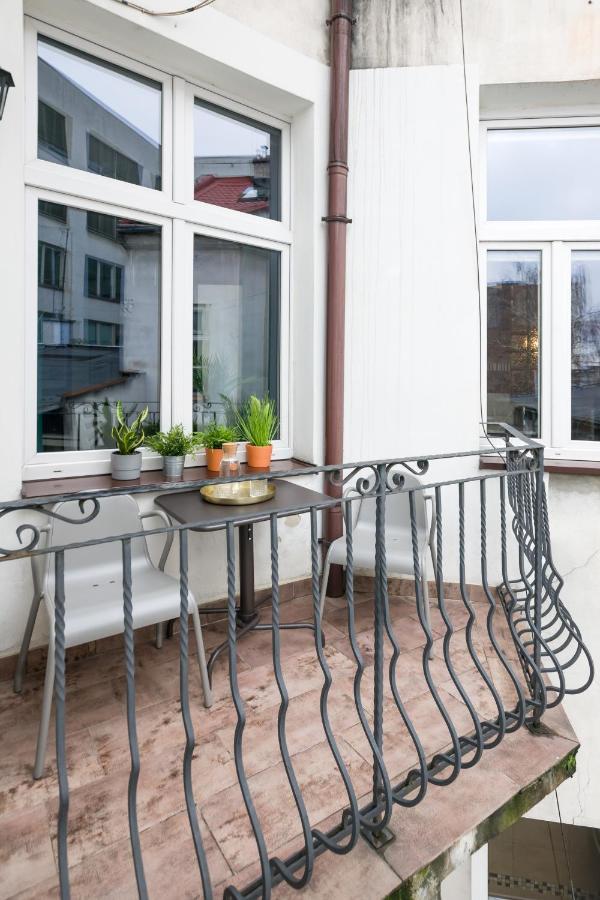 Discover Krakow Apartments - 3 Rakowicka St - Classic Apartments Near Main Station - Netflix Bagian luar foto