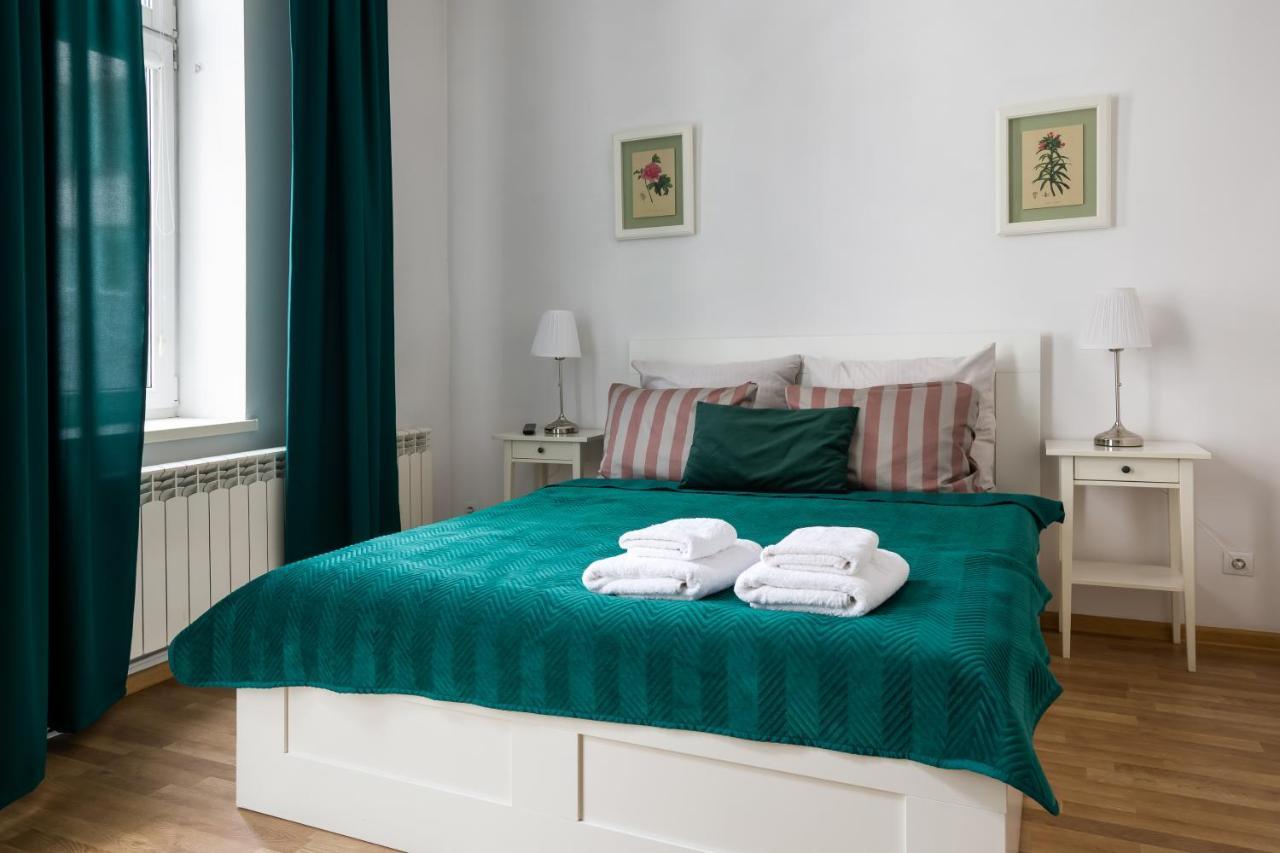 Discover Krakow Apartments - 3 Rakowicka St - Classic Apartments Near Main Station - Netflix Bagian luar foto
