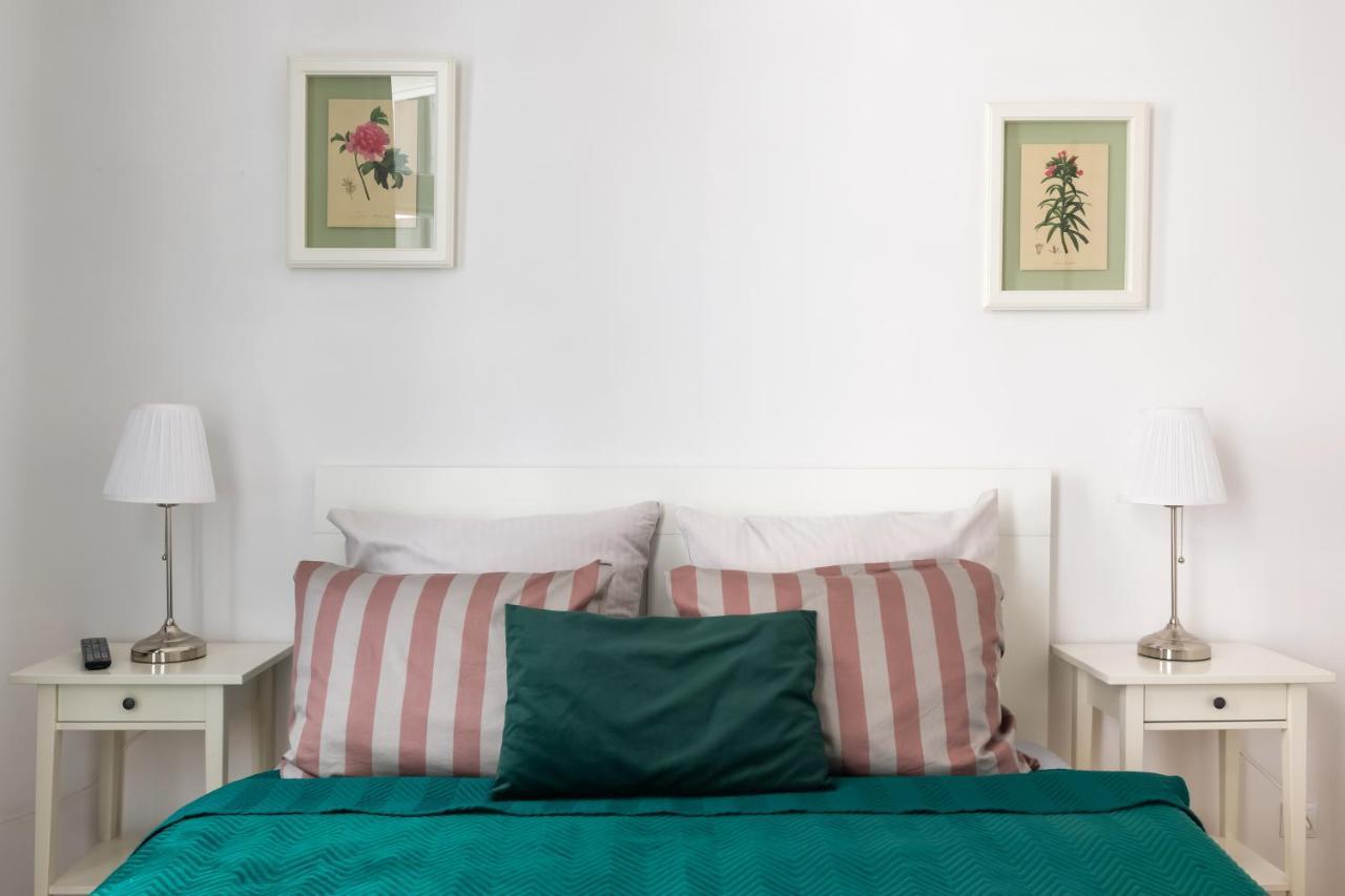 Discover Krakow Apartments - 3 Rakowicka St - Classic Apartments Near Main Station - Netflix Bagian luar foto