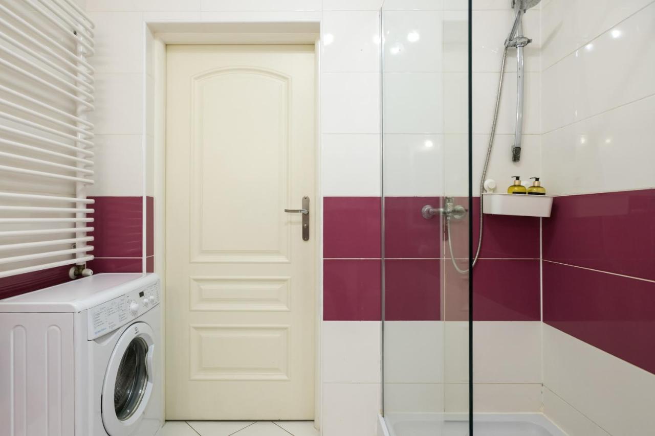 Discover Krakow Apartments - 3 Rakowicka St - Classic Apartments Near Main Station - Netflix Bagian luar foto