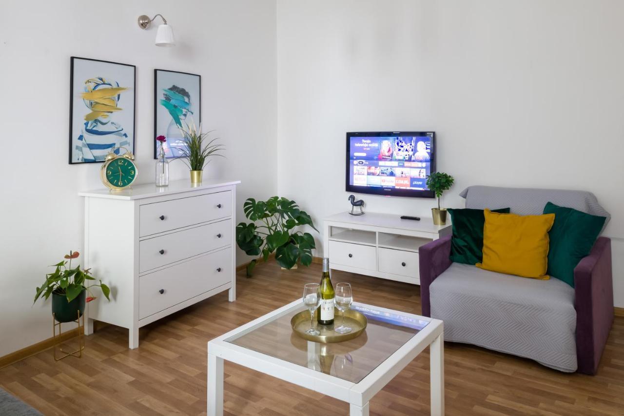 Discover Krakow Apartments - 3 Rakowicka St - Classic Apartments Near Main Station - Netflix Bagian luar foto
