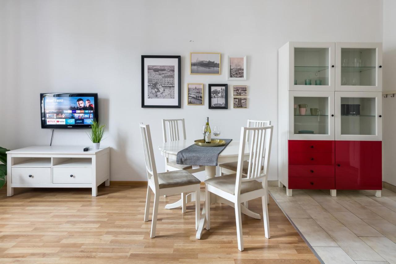 Discover Krakow Apartments - 3 Rakowicka St - Classic Apartments Near Main Station - Netflix Bagian luar foto
