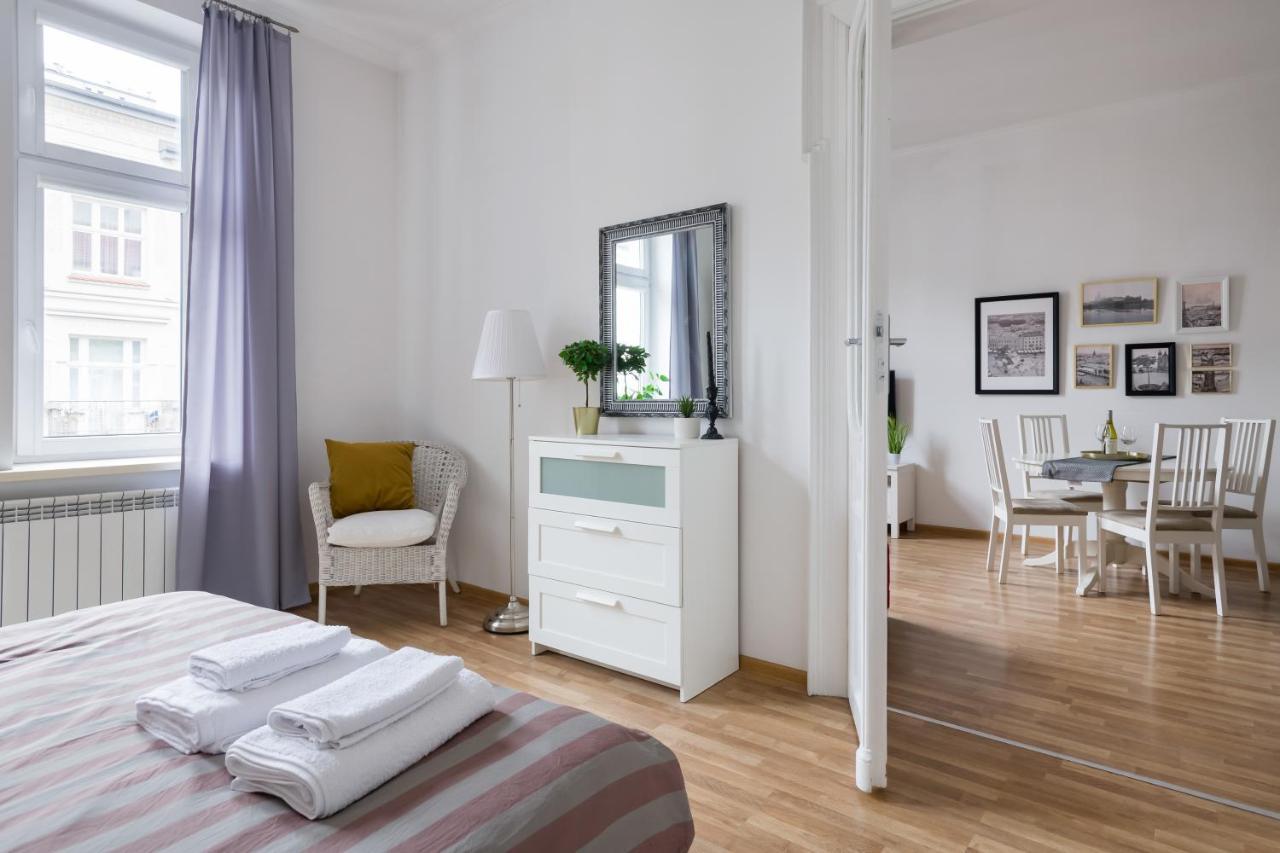 Discover Krakow Apartments - 3 Rakowicka St - Classic Apartments Near Main Station - Netflix Bagian luar foto