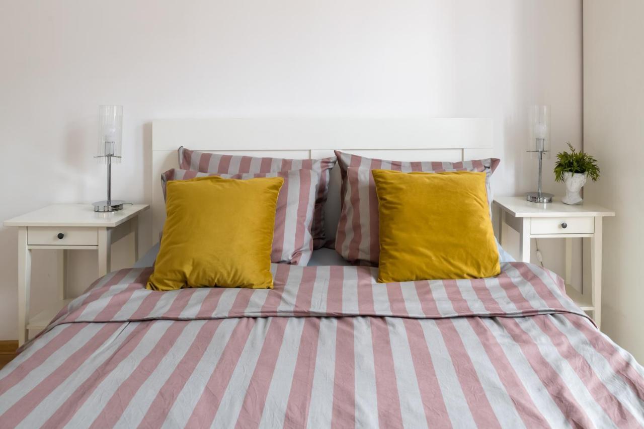 Discover Krakow Apartments - 3 Rakowicka St - Classic Apartments Near Main Station - Netflix Bagian luar foto