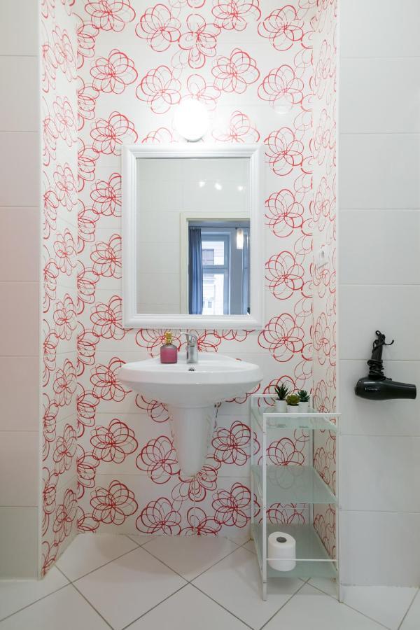 Discover Krakow Apartments - 3 Rakowicka St - Classic Apartments Near Main Station - Netflix Bagian luar foto